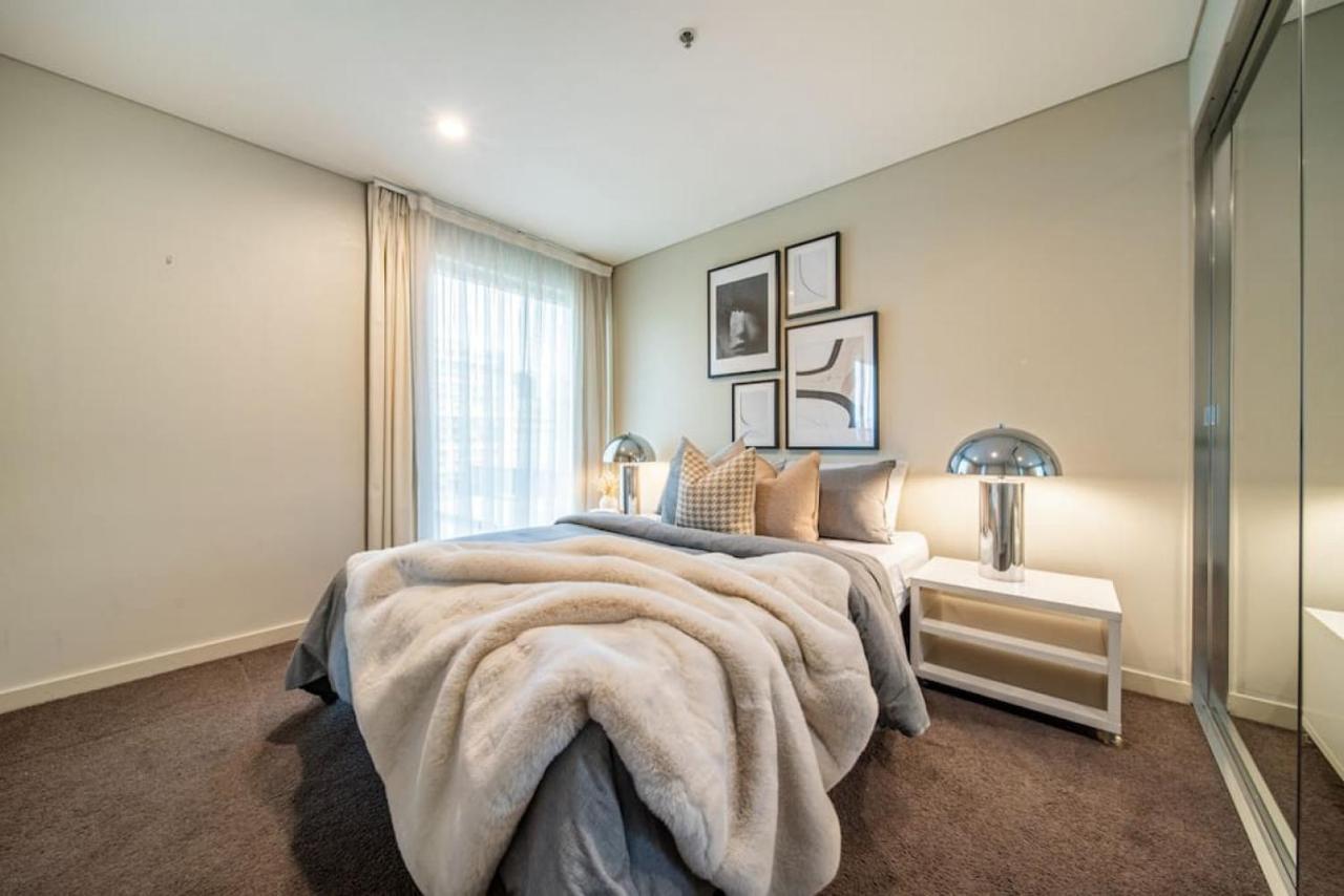 Apartment Illuminate North Terrace - Executive Cbd