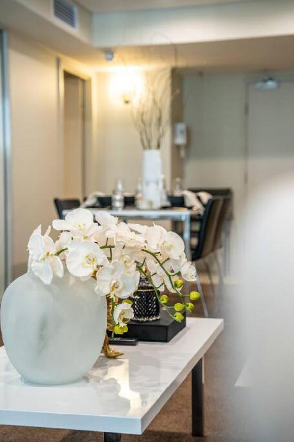 Apartment Illuminate North Terrace - Executive Cbd *