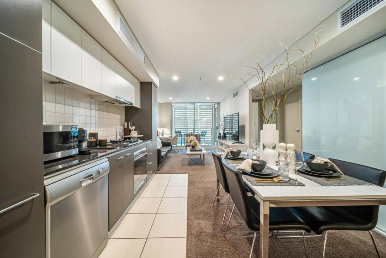 Apartment Illuminate North Terrace - Executive Cbd *