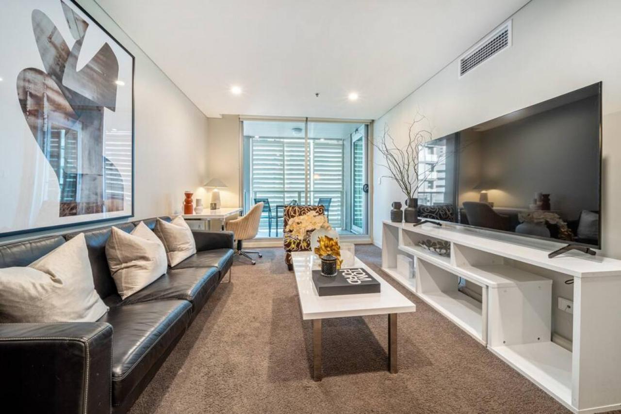 Illuminate North Terrace - Executive Cbd Apartment *